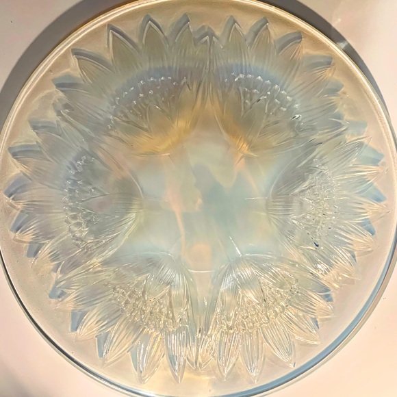 12” Art Deco Opalescent Art Glass Plate w/ Sunflower by Designer Pierre D’Avesn - Picture 11 of 14